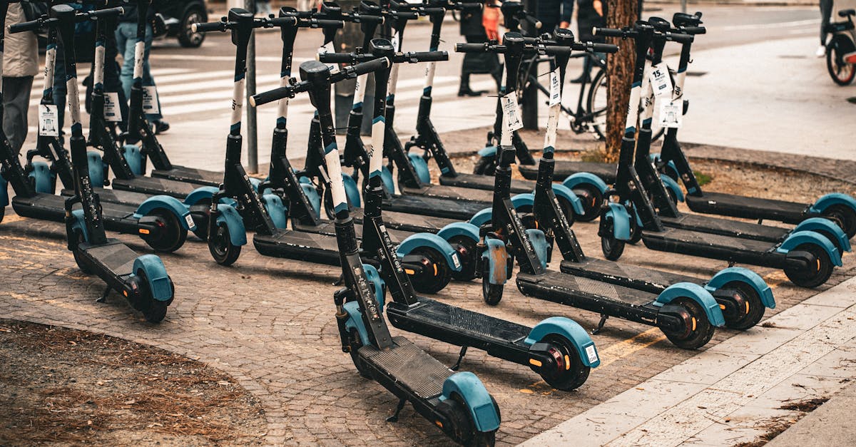 découvrez notre sélection de trottinettes électriques performantes et écologiques, idéales pour vos déplacements urbains rapides et pratiques.