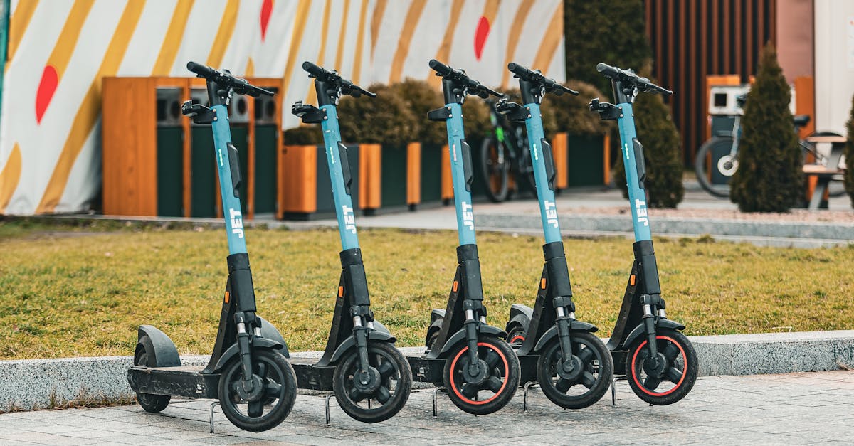 découvrez notre sélection de trottinettes électriques performantes et écologiques, idéales pour vos déplacements urbains rapides et pratiques.