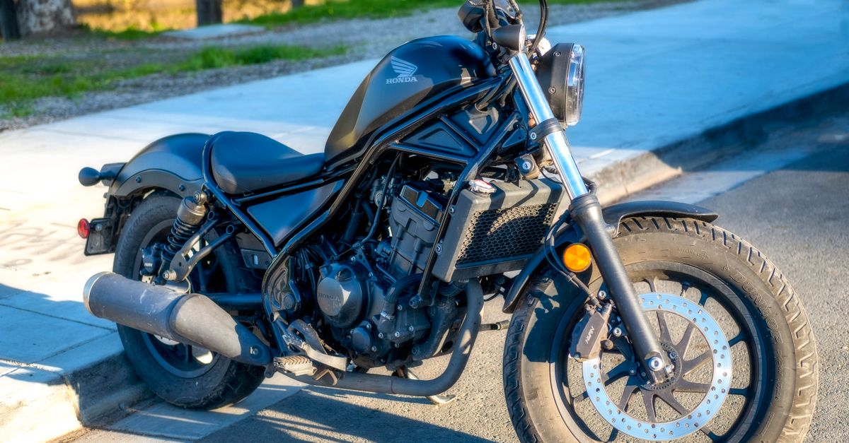 découvrez notre cale-roue pour remorque de moto, conçue pour sécuriser efficacement votre roue avant lors du transport. stabilité et protection assurées pour vos déplacements en toute tranquillité.