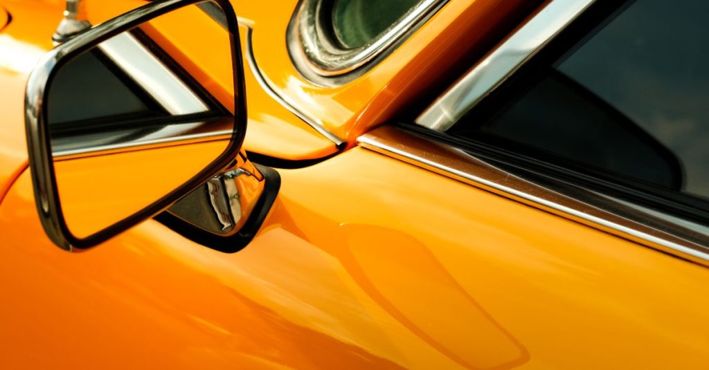découvrez des conseils pratiques et astuces pour réussir la peinture de votre voiture et obtenir un résultat professionnel.