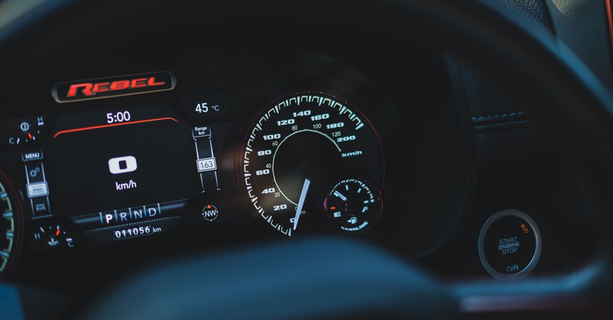 découvrez la signification des voyants d'alerte sur le tableau de bord peugeot et apprenez comment réagir efficacement pour assurer la sécurité et le bon fonctionnement de votre véhicule.