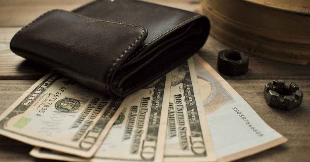 découvrez tout sur le salaire d'un chauffeur vtc : revenus moyens, facteurs influençant la rémunération, et conseils pour maximiser vos gains.