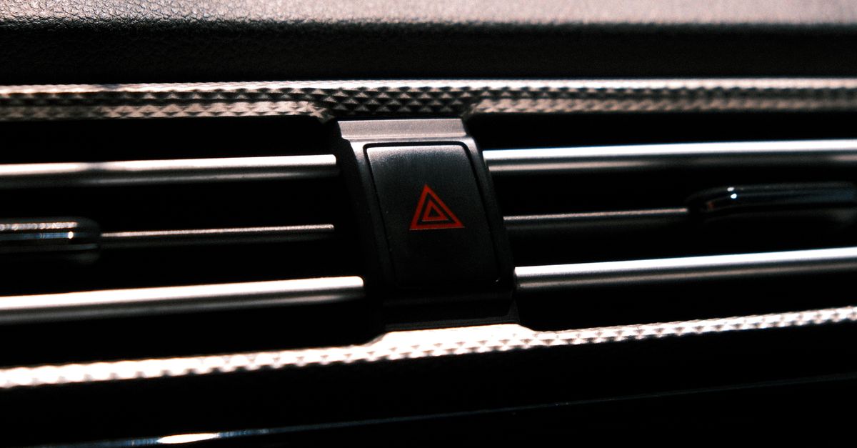 découvrez la signification des voyants d'alerte du tableau de bord renault pour assurer la sécurité et le bon fonctionnement de votre véhicule.
