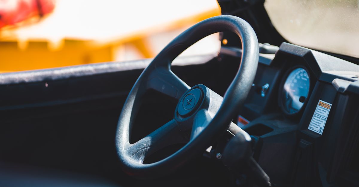 découvrez tout sur le système de direction mécanique (steering gear) : fonctionnement, types et conseils d'entretien pour une conduite sûre et précise.
