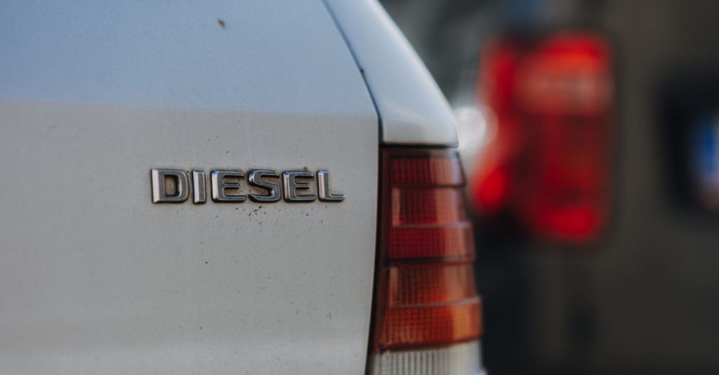 adblue : découvrez tout sur ce liquide essentiel pour réduire les émissions polluantes des véhicules diesel, son fonctionnement, son utilisation et où le trouver.