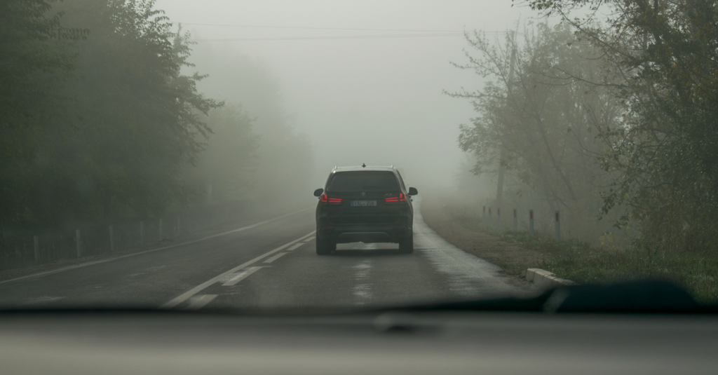 découvrez le car fogging, une technique efficace pour désinfecter et purifier l'intérieur de votre véhicule grâce à la diffusion de brouillard désinfectant.