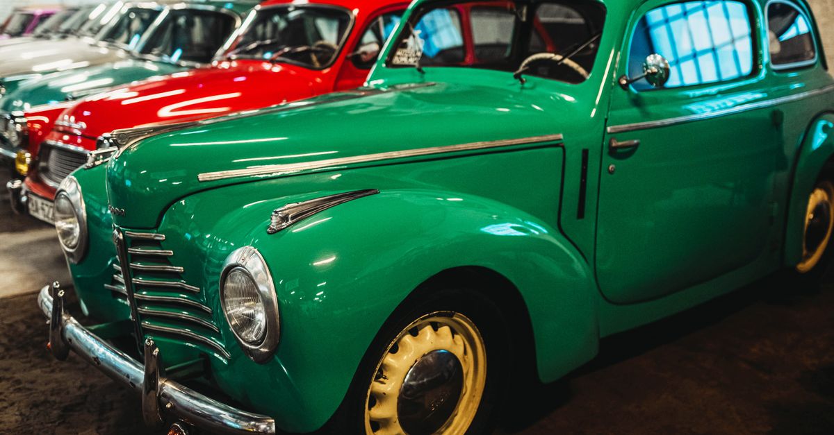 découvrez notre sélection de voitures classiques à vendre, alliant charme d'antan et performance. trouvez la voiture de collection idéale pour les passionnés d'automobiles vintage.