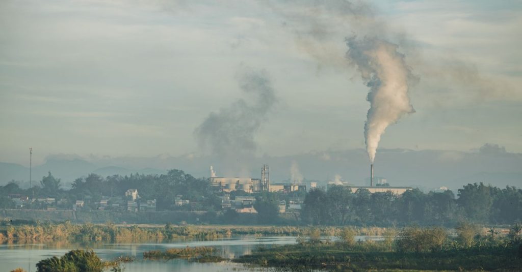 découvrez les technologies et solutions pour le contrôle des émissions polluantes afin de protéger l'environnement et améliorer la qualité de l'air.