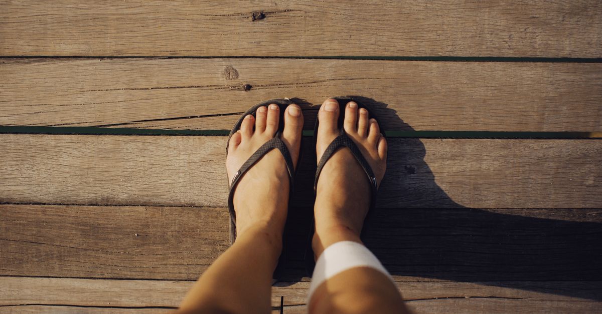 découvrez ce qu'est l'excessive toe-in, une condition où les pieds pointent trop vers l'intérieur, ses causes, symptômes et options de traitement.