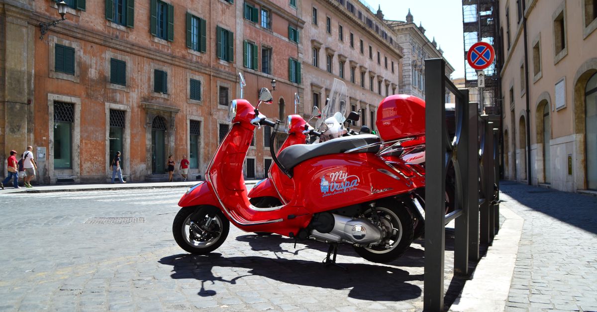 découvrez la gamme vespa scooters, alliant élégance italienne, performance et confort pour tous vos déplacements urbains.
