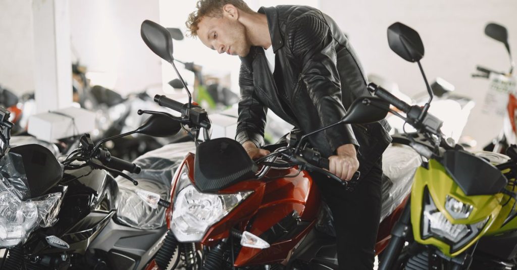 découvrez les meilleures motos de 2026 : performances, design et innovations pour choisir votre deux-roues idéal.