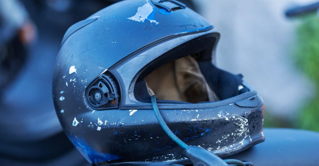 découvrez l'équipement obligatoire pour les motocyclistes en 2026 : casques, protections et accessoires indispensables pour votre sécurité sur la route.