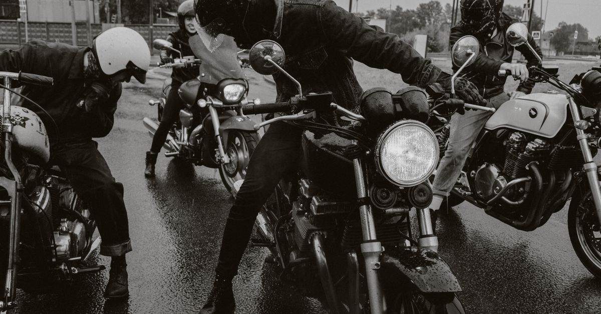 guide complet pour choisir la taille parfaite de votre casque de moto, assurant confort et sécurité lors de vos trajets.
