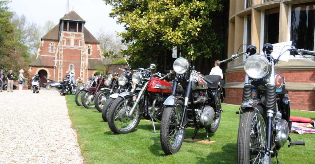 découvrez notre sélection de motos : performances, styles variés et équipements pour tous les passionnés de deux-roues.