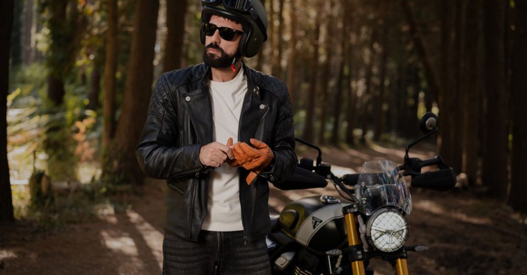 gants de moto d'hiver offrant chaleur et protection optimale pour affronter le froid avec confort et sécurité lors de vos trajets à moto.